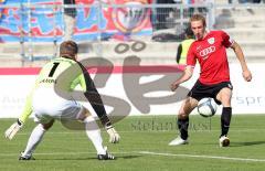 3.Liga - FC Ingolstadt 04 - SpVgg Unterhaching - Moritz Hartmann und Torwart Darius Kampa