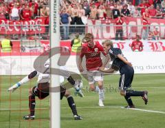 3.Liga - FC Ingolstadt 04 - Bayern München II - Andreas Zecke Neuendorf versucht einen Nachschuß