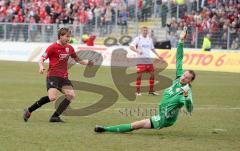 3.Liga - FC Ingolstadt 04 - Kickers Offenbach 1:0 - Fabian Gerber läuft sich frei und zieht sicher ab zum Siegtreffer 1:0