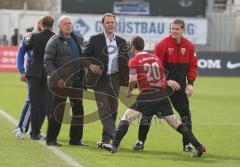 3.Liga - FC Ingolstadt 04 - FC Carl Zeiss Jena - Ralf Keidel gerät mit Trainer Rene van Eck aneinander, Horst Fuchs Michael Lutz und Peter Jackwerth gehen dazwischen