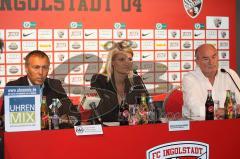 3.Liga - FC Ingolstadt 04 - Wacker Burghausen - 6:0 - Trainer Jürgen Press, Sabrina Bernecker-Fritsche, Trainer Horst Köppel