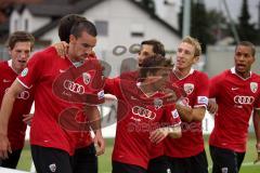 3.Liga - FC Ingolstadt 04 - Wacker Burghausen - 6:0 - Malte Metzelder Tor, Team jubelt