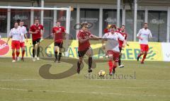 3.Liga - FC Ingolstadt 04 - Kickers Offenbach 1:0 - Fabian Gerber nochmal mit einem Alleingang, leider ohne Erfolg