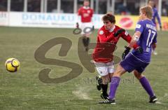 3.Liga - FC Ingolstadt 04 - Erzgebirge Aue - 5:1 - Andreas Buchner im Zweikampf