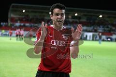 3.Liga - FC Ingolstadt 04 - Wacker Burghausen - Michael Wenczel redet mit den Fans