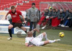 3.Liga - FC Ingolstadt 04 - VFL Osnabrück - Andreas Zecke Neuendorf wird von  Tobias Nickenig gestoppt