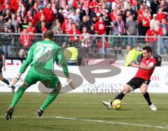 3.Liga - FC Ingolstadt 04 - Kickers Offenbach 1:0 - Stefan Leitl versucht einen Torschuss
