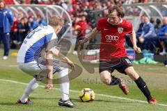 3.Liga - FC Ingolstadt 04 - FC Carl Zeiss Jena - Tobias Fink Zweikampf Tim Wuttke