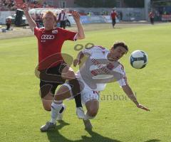 3.Liga - FC Ingolstadt 04 - SpVgg Unterhaching - Andreas Zecke Neuendorf im Zweikampf mit Raphael Schaschko