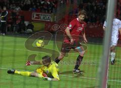 3.Liga - FC Ingolstadt 04 - Hansa Rostock - 1. Relegation - -Fabian Gerber kommt am Torwart nicht vorbei