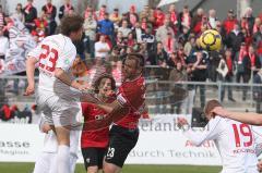 3.Liga - FC Ingolstadt 04 - SSV Jahn Regensburg - Kopfballduell Steffen Wohlfarth Florian Hörnig, hinten Markus Karl