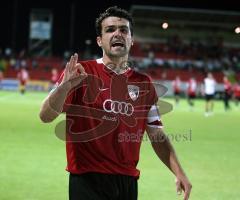 3.Liga - FC Ingolstadt 04 - Wacker Burghausen - Michael Wenczel redet mit den Fans
