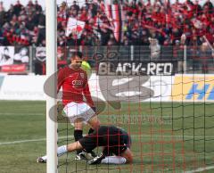 3.Liga - FC Ingolstadt 04 - Erzgebirge Aue - 5:1 - Kommt zu spät, Ersin Demir und Torwart Martin Männel