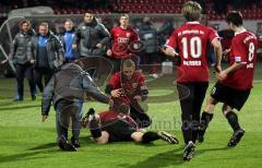 3.Liga - FC Ingolstadt 04 - 1.FC Heidenheim - Sieg Tor Elfemeter durch Steven Ruprecht der vor Moritz Hartmann am Boden jubelt