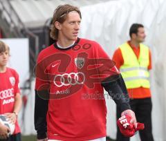 3.Liga - FC Ingolstadt 04 - Bayern München II - Robert Braber schaut zu den Fans