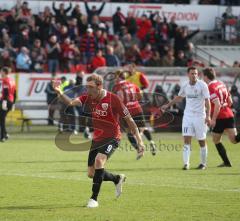 3.Liga - FC Ingolstadt 04 - SSV Jahn Regensburg - Moritz Hartmann fordert den Ball