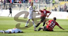 3.Liga - FC Ingolstadt 04 - SpVgg Unterhaching - Moritz Hartmann zieht ab und erzielt in letzter Sekunde den Ausgleich. Und läuft zu den Fans