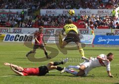 3.Liga - FC Ingolstadt 04 - VfB Stuttgart II - 1:1 - Moritz Hartmann prallt mit dem Torwart Bernd Leno zusammen