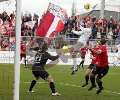 3.Liga - FC Ingolstadt 04 - SSV Jahn Regensburg - Marco Sejna passt auf den Kopfball von Petr Stoilov auf