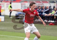 3.Liga - FC Ingolstadt 04 - Bayern München II - Robert Fleßers fordert den Ball