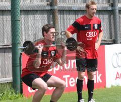 3.Bundesliga - FC Ingolstadt 04 - Trainingsbeginn Saison 2009/2010 - links Neuzugang Nr.17  Robert Fleßers und rechts Nr.9 Moritz Hartmann