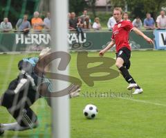 3.Bundesliga - FC Ingolstadt 04 - Vorbereitung - FC Gerolfing - 0:8 - Moritz Hartmann schießt aufs Tor