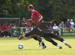 3.Bundesliga - FC Ingolstadt 04 - SV Manching - Vorbereitung - Steffen Wohlfarth umläuft TW Christopher Orth