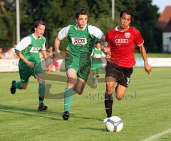 3.Bundesliga - FC Ingolstadt 04 - SV Manching - Vorbereitung - Moise Bambara im Vorwärtsgang - links Peter Neumayr und mitte Markus Gerich