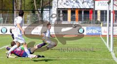 Bayernliga - FC Ingolstadt 04 II - Bad Kötzting - rechts Karl-Heinz Lappe mit einer Torchance knapp am Tor vorbei