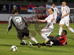 Bayernliga - FC Ingolstadt 04 II - SpVgg Unterhaching II - Yohoua Serge schiebt beim am Boden noch den Ball durch die Beine des Keepers und trifft zum 1:0