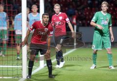 DFB Pokal - FC Ingolstadt 04 - FC Augsburg - Ersin Demir und Moritz Hartmann warten auf den Eckball