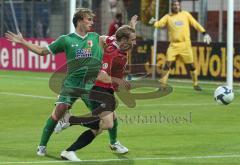 DFB Pokal - FC Ingolstadt 04 - FC Augsburg - Moritz Hartmann kämpft vor dem Tor