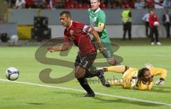 DFB Pokal - FC Ingolstadt 04 - FC Augsburg - Ersin Demir überläuft den Torwart, leider Abseits