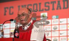 DFB Pokal - FC Ingolstadt 04 - FC Augsburg - Trainer Horst Köppel