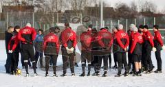 3.Liga - FC Ingolstadt 04 - Trainingsauftakt nach Winterpause - Ansprache der Trainer vor dem Training