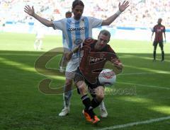 2.Liga - 1860 München - FC Ingolstadt 04 - 1:1 - Stefan Buck stört Moritz Hartmann