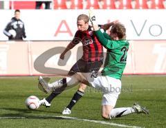 2.Liga - FC Ingolstadt 04 - Alemannia Aachen 2:1 - Moritz Hartmann überwindet den Torwart David Hohs aber ohne Erfolg