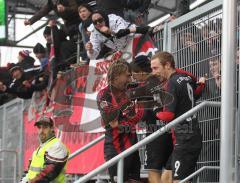 2.Liga - FC Ingolstadt 04 - 1860 München - Tor durch Andreas Buchner, Jubel bei den Fans mit Fabian Gerber und Moritz Hartmann