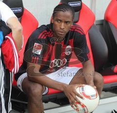 2.Liga - FC Ingolstadt 04 - Erzgebirge Aue 0:0 - Caiuby auf der bank nachdenklich nach dem Spiel