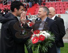 2.Liga - FC Ingolstadt 04 - Vfl Osnabrück 0:1 - Harald Gärtner veranschiedet Michael Wenczel, hinten Martin Wagener und rechts Peter Jackwerth