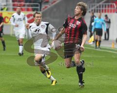 2.Liga - FC Ingolstadt 04 - FSV Frankfurt 0:1 - Fabian Gerber wird von Marc Heidmeier verfolgt