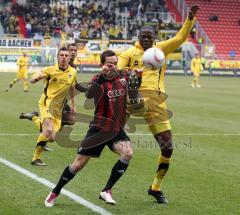 2.Liga - FC Ingolstadt 04 - Alemannia Aachen 2:1 - In Bedrängnis Stefan Leitl