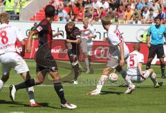 2.Liga - FC Ingolstadt 04 - FC Augsburg - Moritz Hartmann zieht durch zum Tor