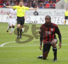 2.Liga - FC Ingolstadt 04 - Vfl Osnabrück 0:1 - Caiuby schimpft nach einem Foul auf den linienrichter