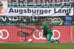 2.Liga - FC Ingolstadt 04 - FC Augsburg - 1:4 - das 3. Tor, Sascha Kirschstein am Boden