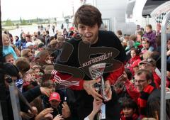 2.Liga - FC Ingolstadt 04 - Saisonabschlußfeier - Markus Karl Autogramme