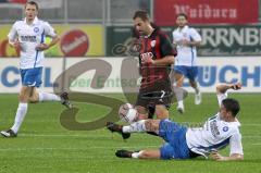 2.Liga - FC Ingolstadt 04 - Karlsruher SC 1:1 - Sebastian Hofmann wird gefoult