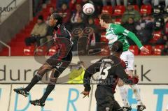 2.Liga - FC Ingolstadt 04 - Greuther Fürth 0:2 - Kopfballduell Francisco da Silva Caiuby