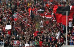 2.Liga - FC Ingolstadt 04 - Erzgebirge Aue 0:0 - Jubel Fans Fahnen