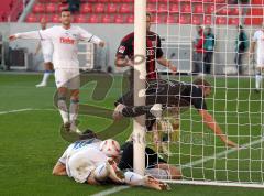 2.Liga - FC Ingolstadt 04 - SC Paderborn - 1:2 - Torchance für Moritz Hartmann, fliegt mit demm Ball in deas Tor und über Torwart Danial Masuch, doch der Ball liegt ausserhalb